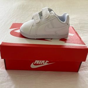 Brand New Nike Court Royale, 3c